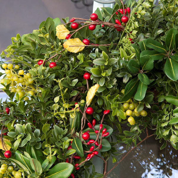 Christmas Boxwood & Berry Decorated Wreath - Village Lighting Company